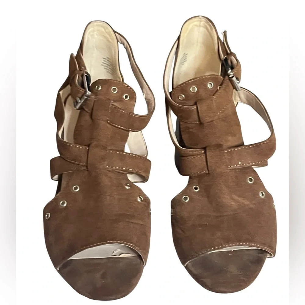 Nine West Brown Peep Toe Heels Strappy Block Heel Sandals Size 9.5